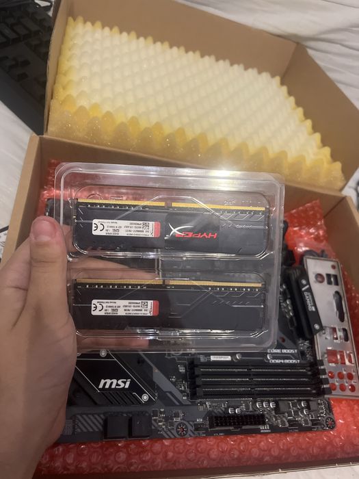 ram hyper x fury 16gb (doua stickuri de 8)