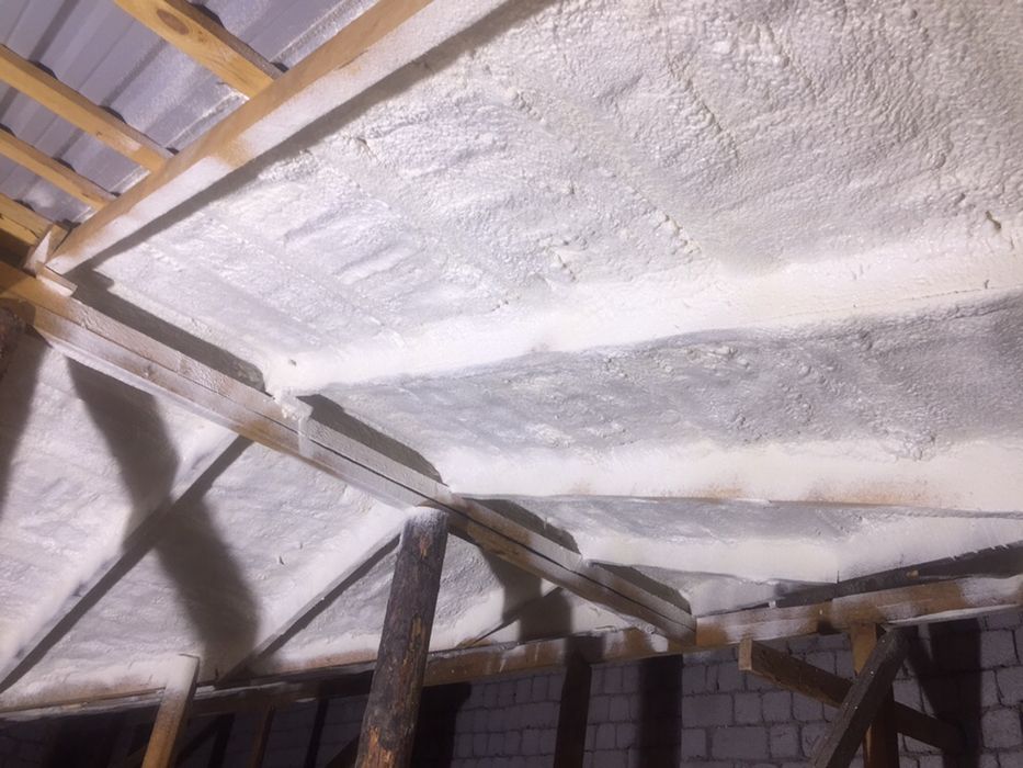 Утепление пенополиуретаном. Pena sepish. Пена сепиш