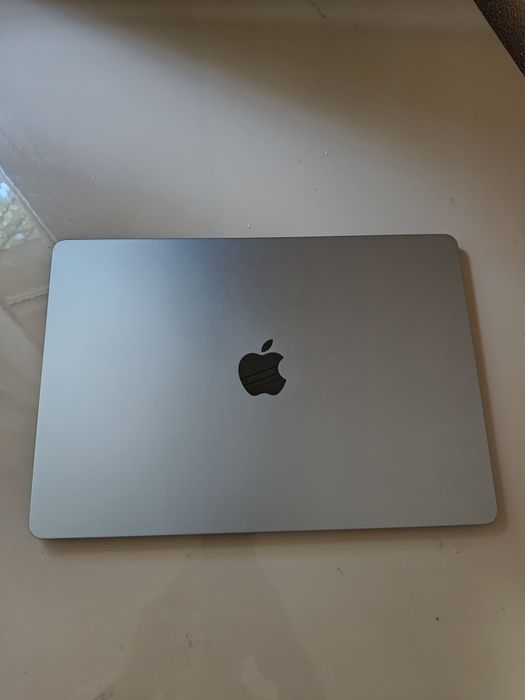 Macbook Air 15" M3 2024 1TB SSD 16GB RAM