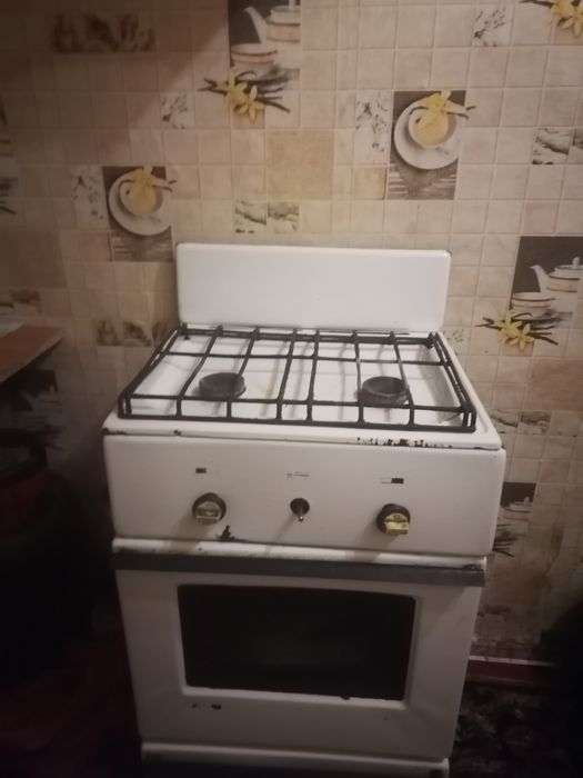 Продам газ плиту