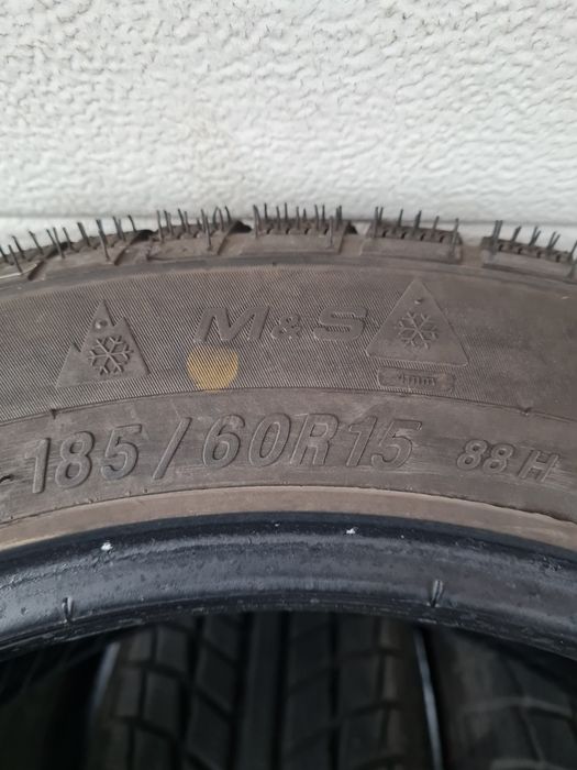 Зимни гуми 4 броя SYRON Everest1 185 60 R15 дот 3916