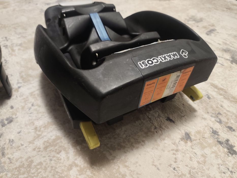 Кош кошница за кола с база изофикс isofix  Maxi-Cosi CabrioFix + ISOFIX EasyFix – комплект с база. 0-13 кг До около От 0 до 16-18 месеца