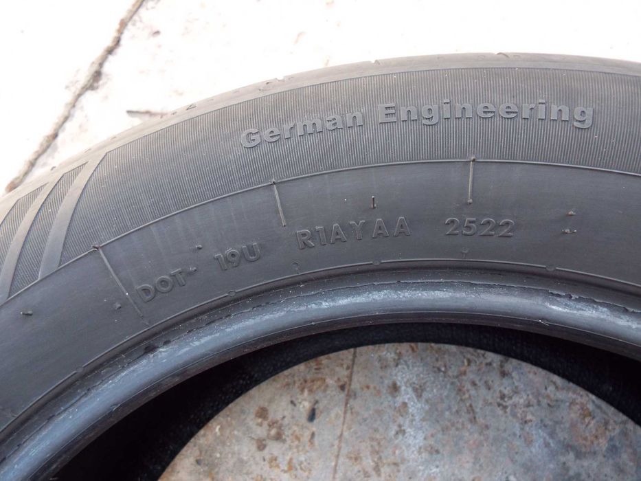 vand 2 anvelope de vara 225/55/17 [aproape noi] pret 300lei amandoua