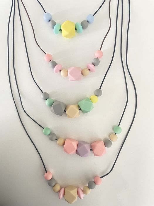 Колие за дъвчене при кърмене от силиконови топчета