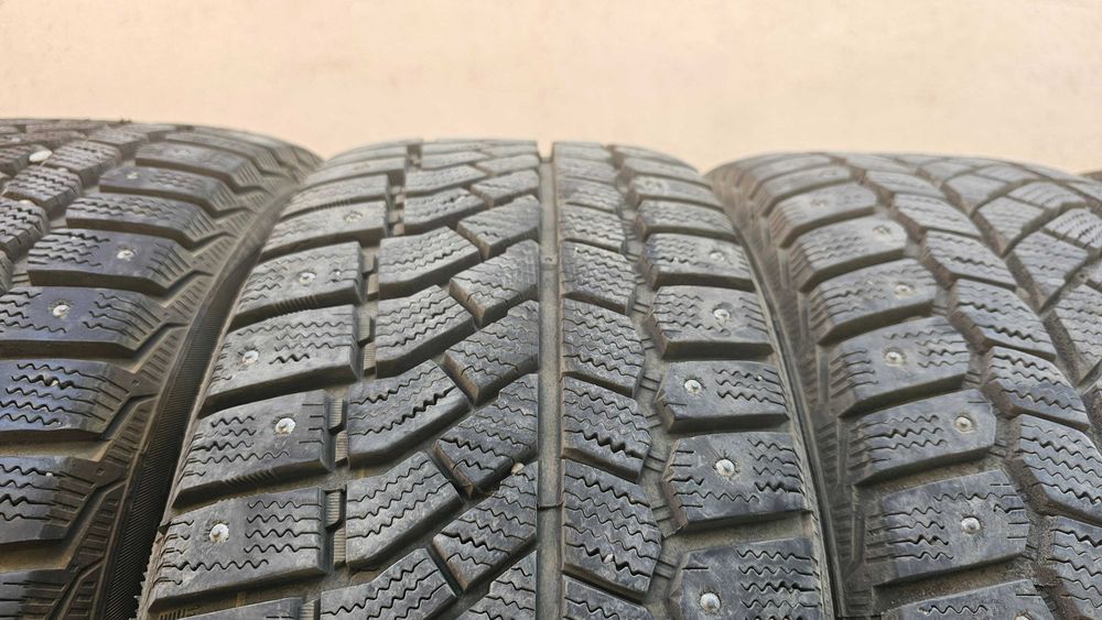 225/50/R17 шипованные Viatti