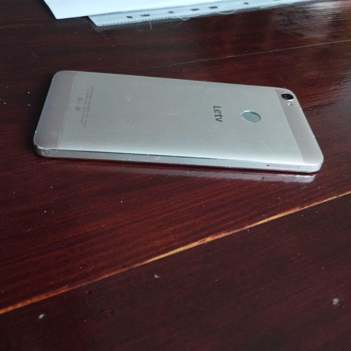 смартфон LeTV модел Le 1s