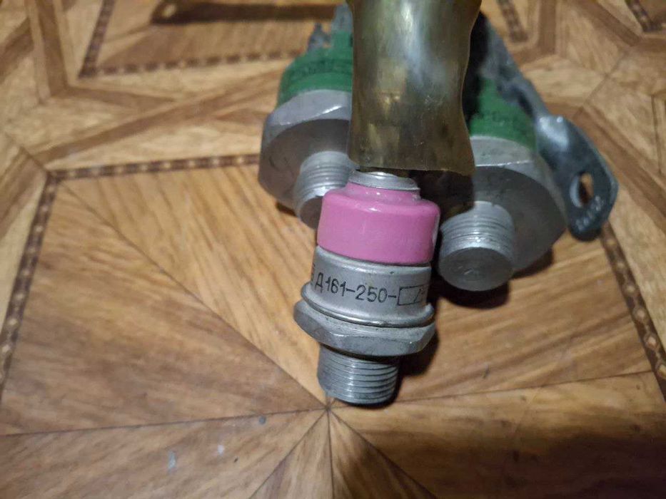 Диоды В-200, В-50, В-4-10 с радиаторами