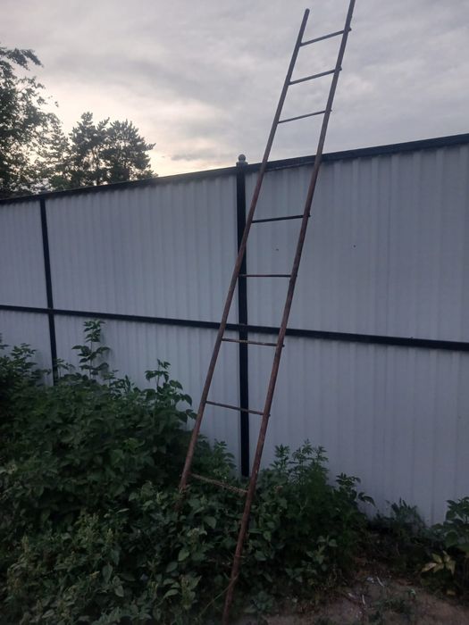 Продам железные лестницы