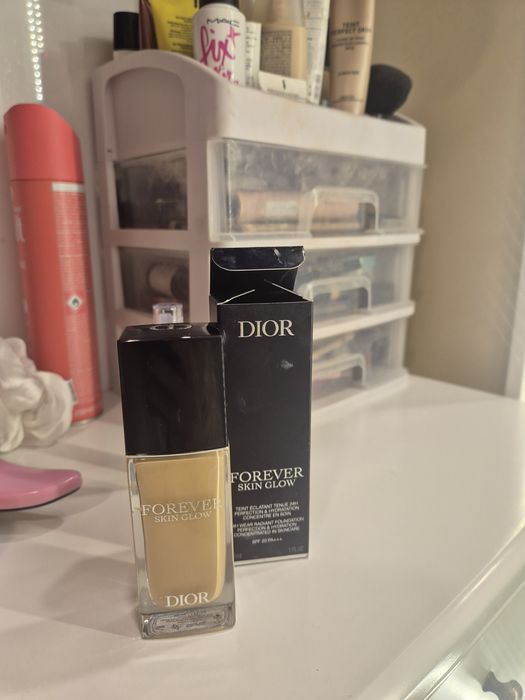 Фондьотен Dior forever skin glow - 2W