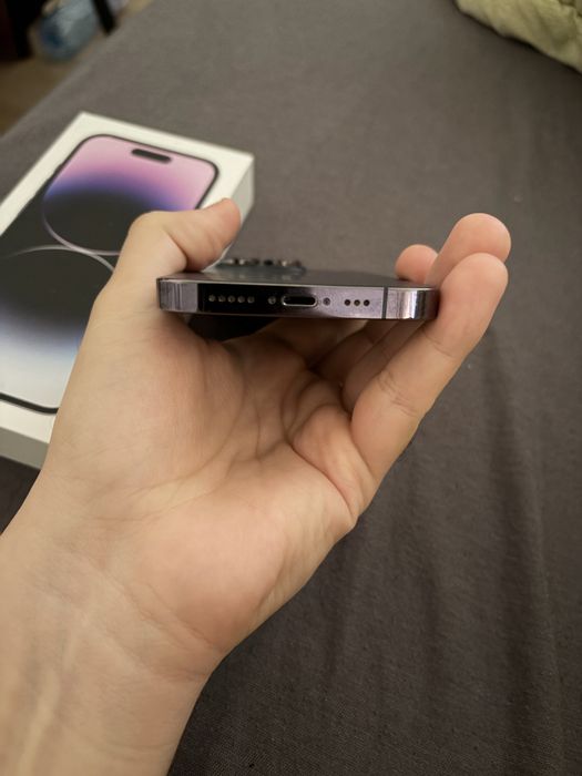 Телефон iPhone 14 Pro