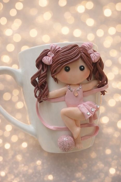 Луксозна чаша с ръчно моделирана фигурка