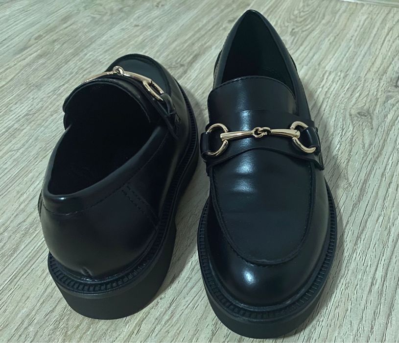 Mocasini H&M noi cu cataramă aurie – Mărimea 35