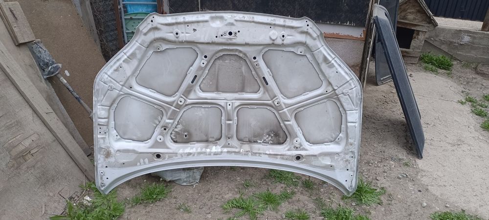 Продам капот NEXIA R3