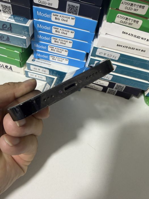 Айфон 14 про сатылады.