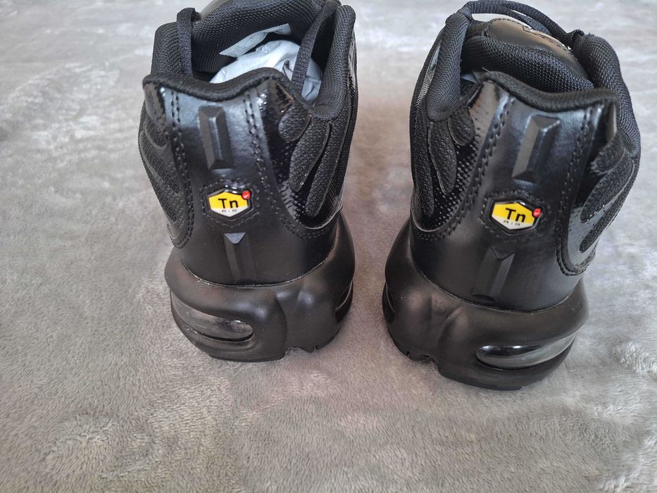 Nike Air Max Plus Triple Black
