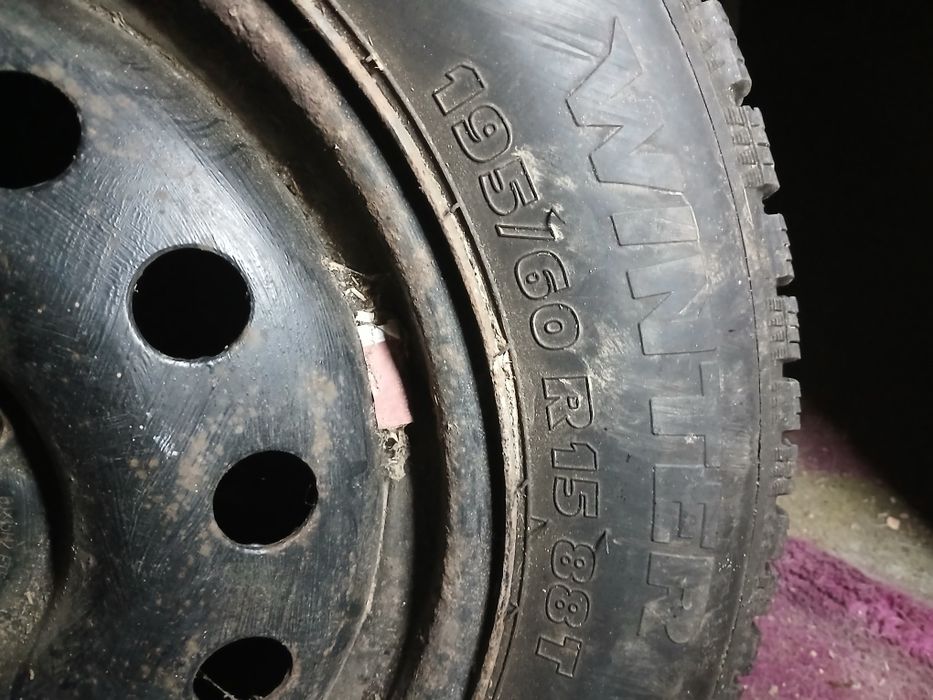 Vand 2 roti   250 lei