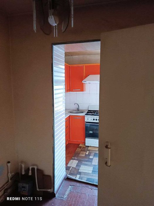 Квартира сотилади 2 хонали (3 хонали килинган)