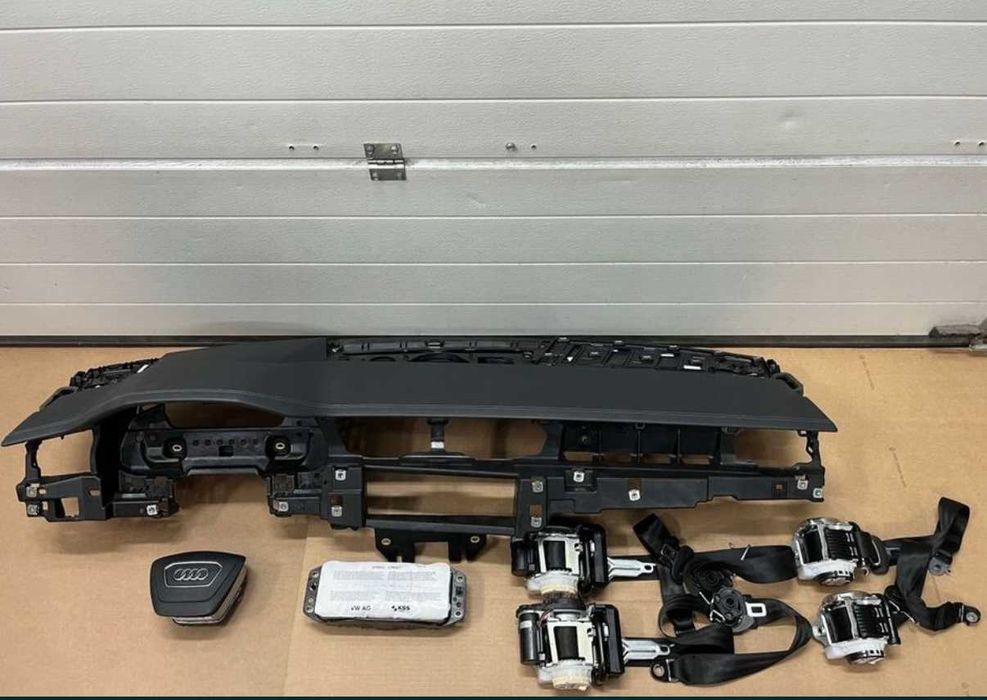 Арнматурно табло колани airbag A6 C8 A7 4K гладка кожа, бял шев Оригин