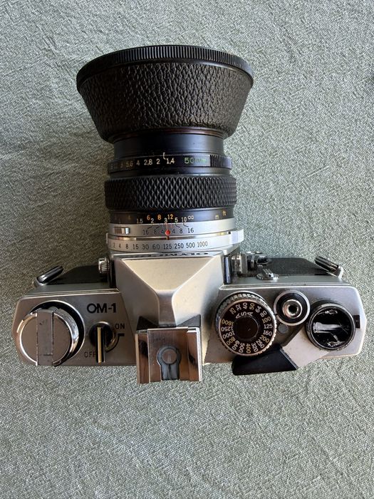 Olympus OM1 plus Zuiko 50mm f.1.8 , aparat foto pe film