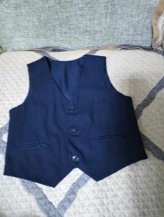 Жилет сатылады. Бағасы 1000 тг