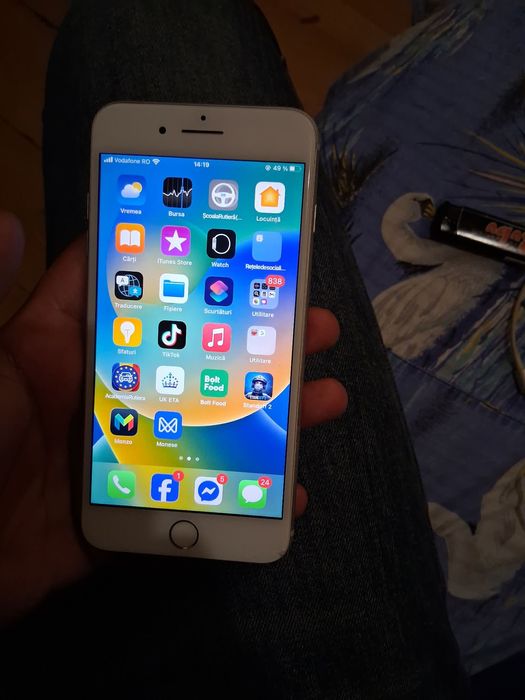 iPhone 8 plus de vânzare cu încărcător funcționează perfect
