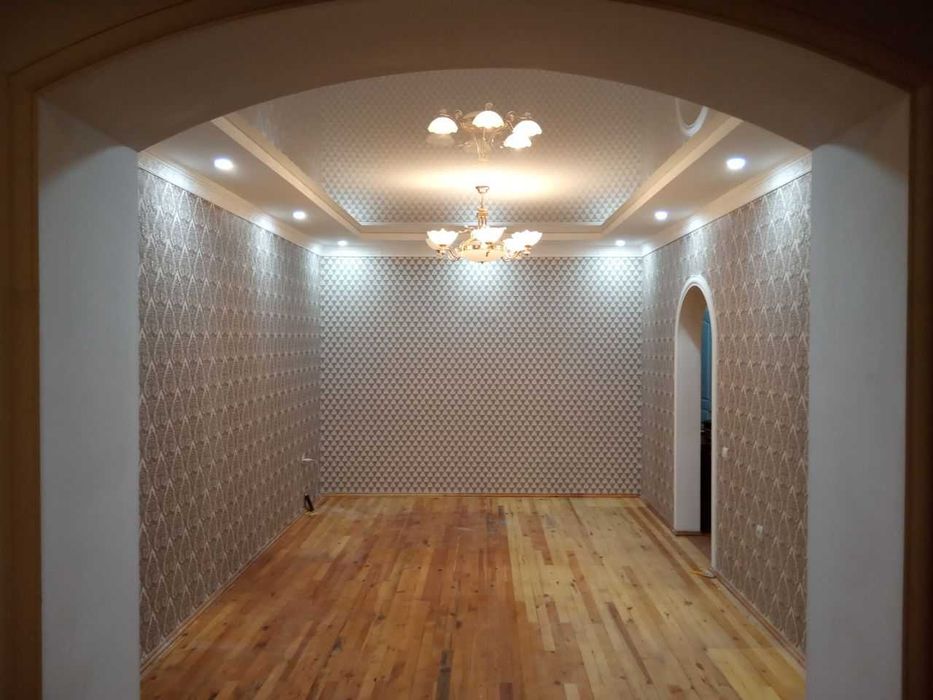 Продаётся квартира 3-х комнатная переделанная в 4-х комнатную.