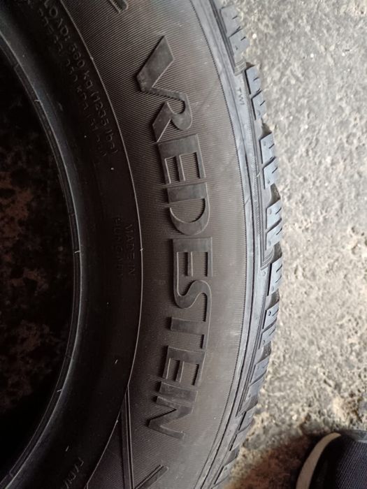 Set 2 anvelope iarna 195/60/15 vredestein dot 2024