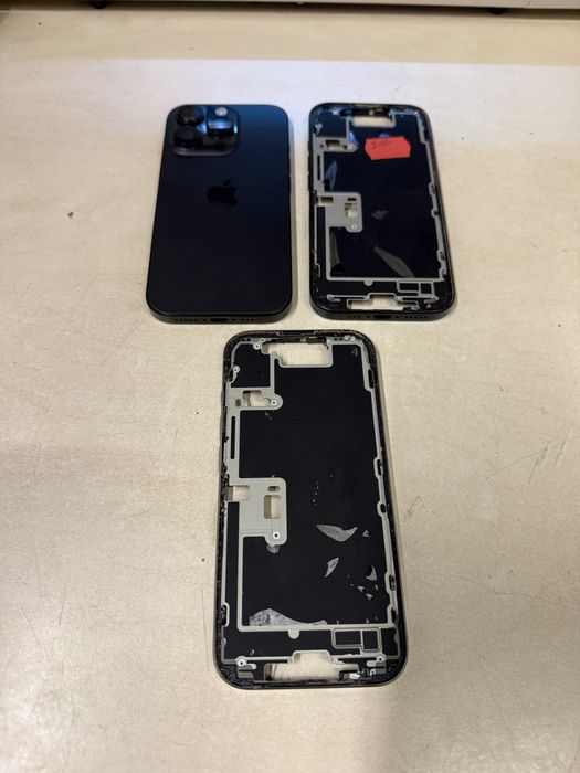 Carcasa originala iphone 16 pro max
