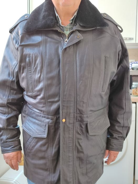 Продавам кожено яке