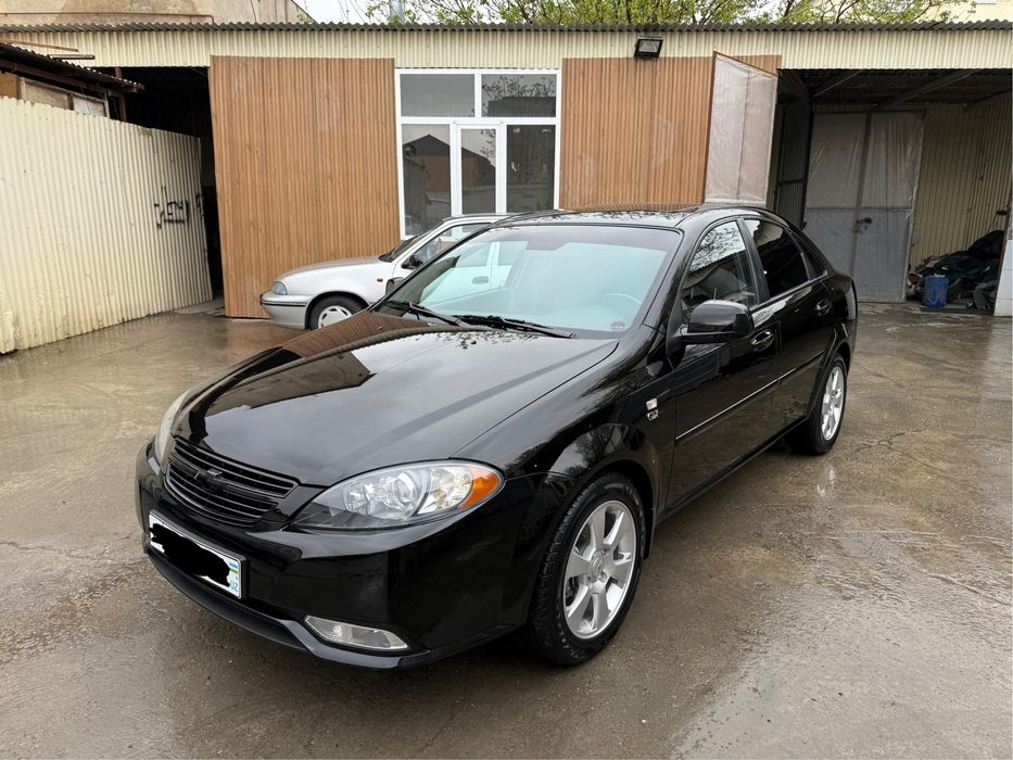 Продается черная Gentra 2023 автомат 3 позиция