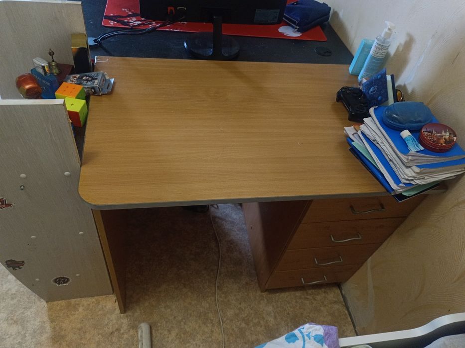 Письменный стол. Продажа