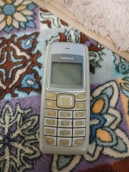 Продам телефоны старые