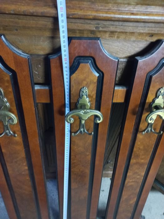 Закачалка за стена