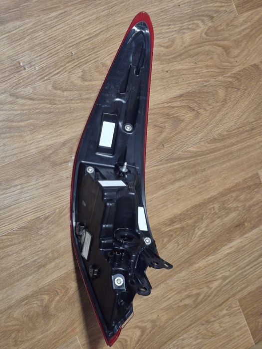 Продам задний фонарь Camry 80