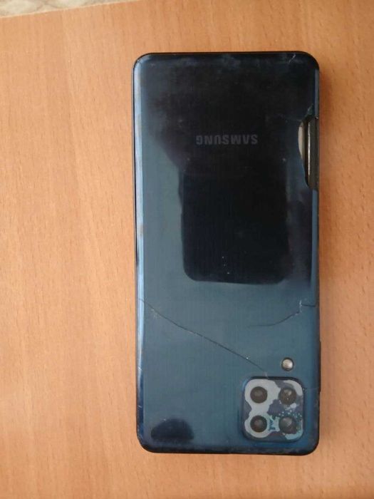 samsung m 32 keliwiladi