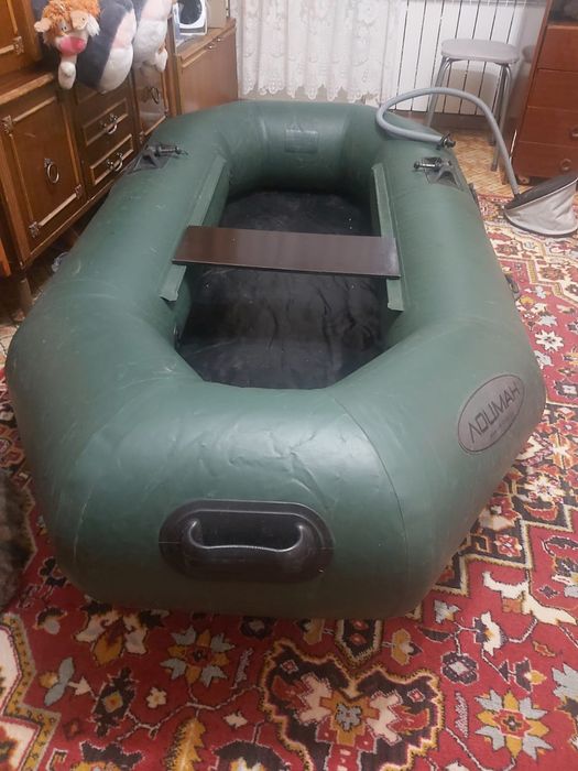 Лодка Лоцман 220