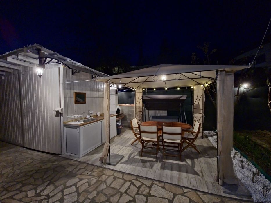 Къща за гости "Спирката" в село Хотово.