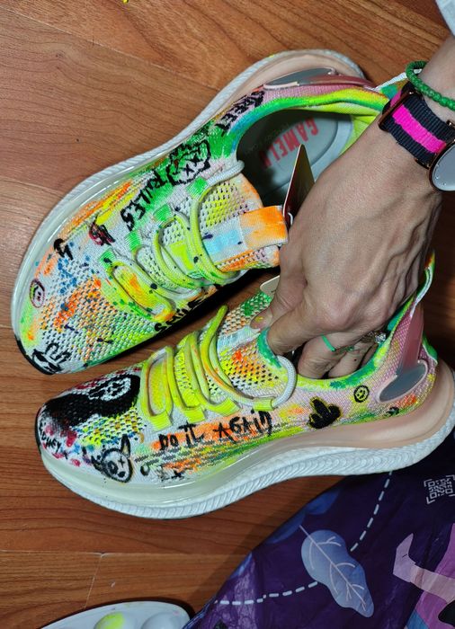 Adidasi pictati manual