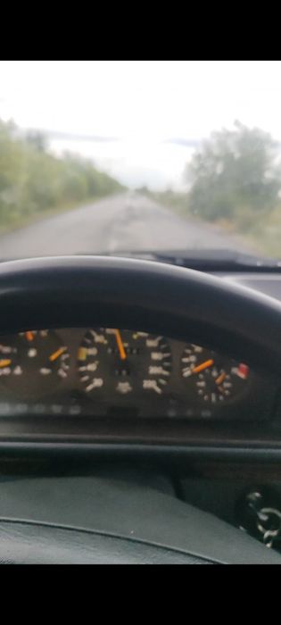 В продаже Mercedes 124