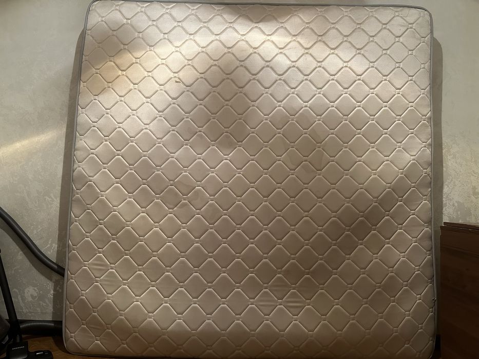 Хороший мягкий матрас