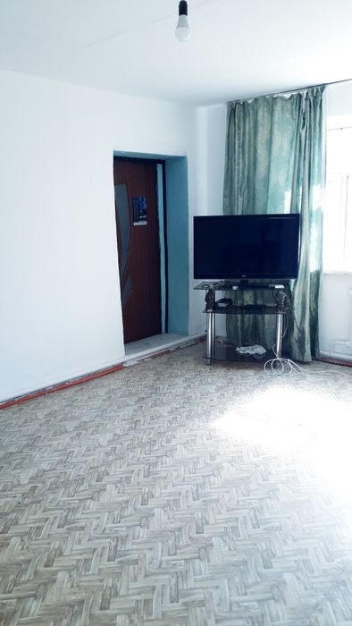 Продаётся квартира районе титове  40 кв м