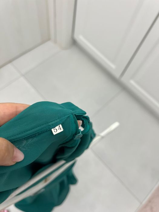 Vand costum pentru femei