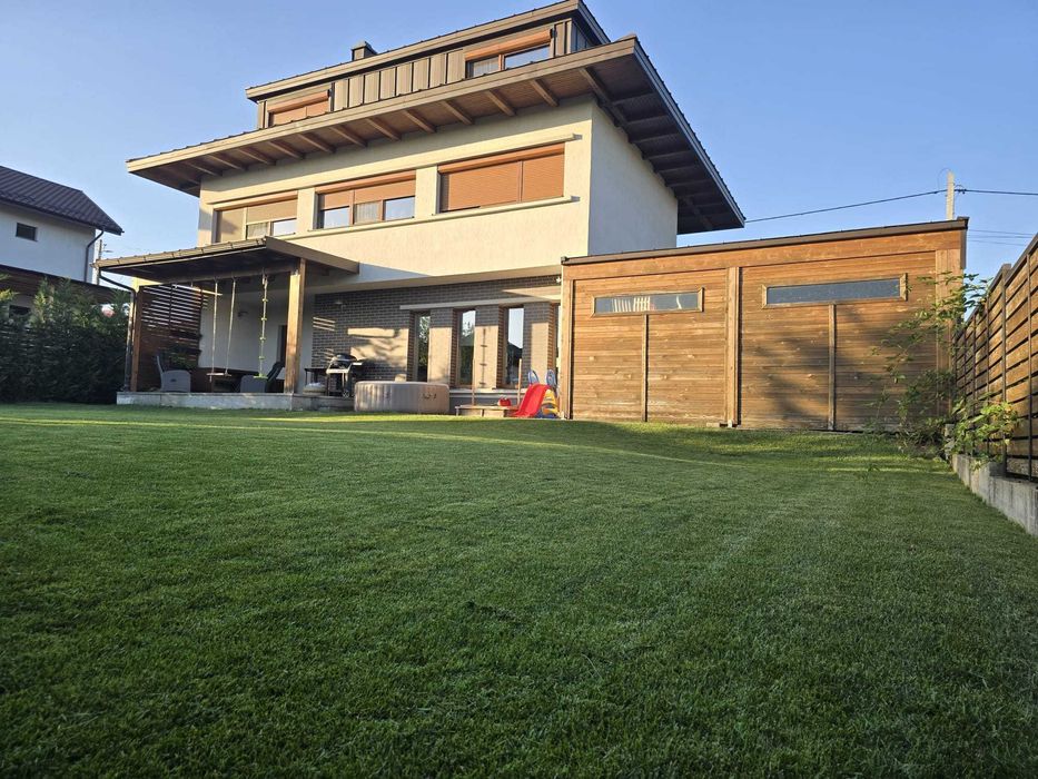 Casa in Valea Adanca, 5 drumuri, Su=160mp, complet mobilata, St 600mp.