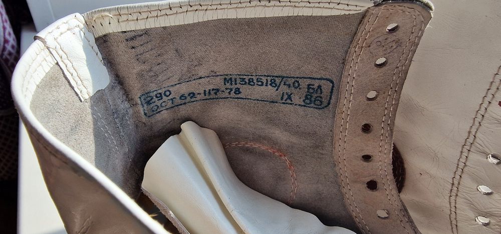 Борцовки или боксерки времен СССР.