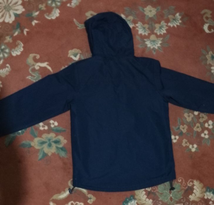 Детско яке с качулка почти не употребявано!
