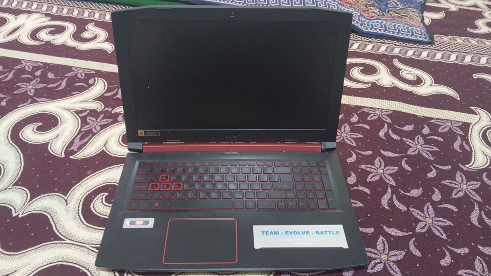 Ноутбук сатылады срочно