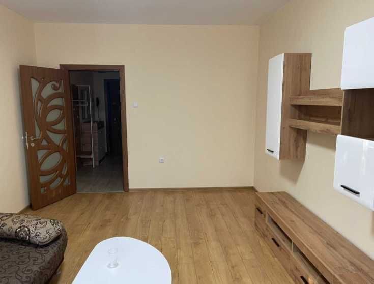 Тристаен апартамент под наем в кв. Редута - снимка 3