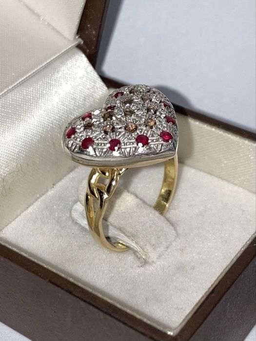 Inel aur cu diamante si rubine