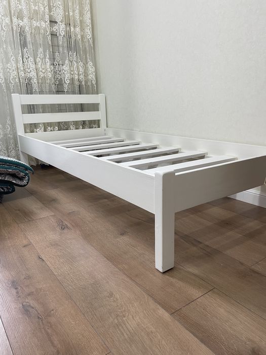 Кровать деревянный