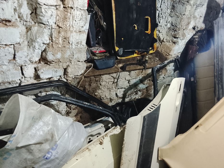 Продаются комплектующие запчасти от ваз 21099